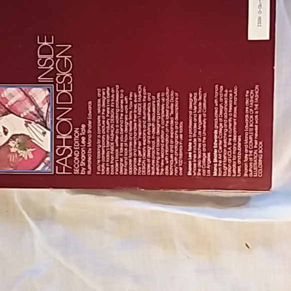 Hard Cover 80's Fashion Design Book - Picture 9 of 9